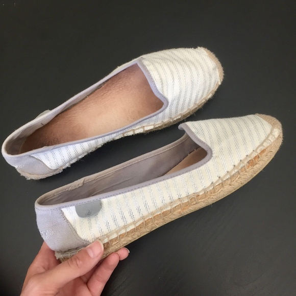 sperry canvas slip on womens
